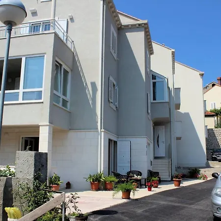 Charming In | 40 M² | Parking Included 杜布罗夫尼克