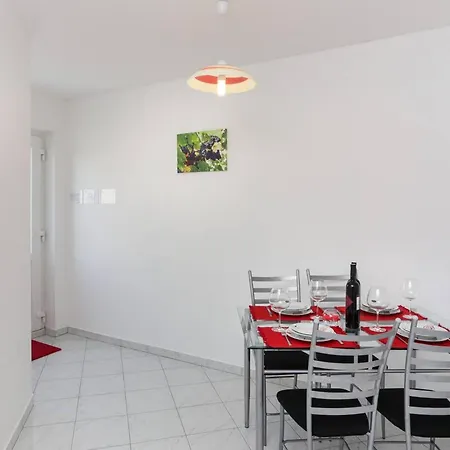 Charming In 40 M² Parking Included