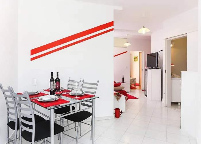 Charming In | 40 M² | Parking Included Apartment